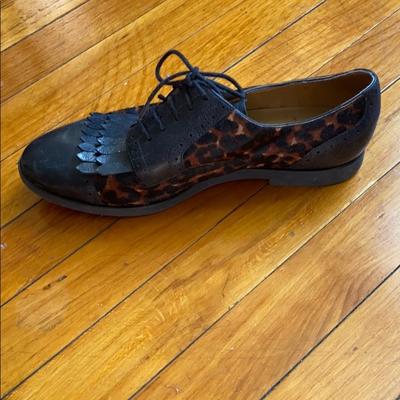 Women’s Shoe - Picture 4 of 6